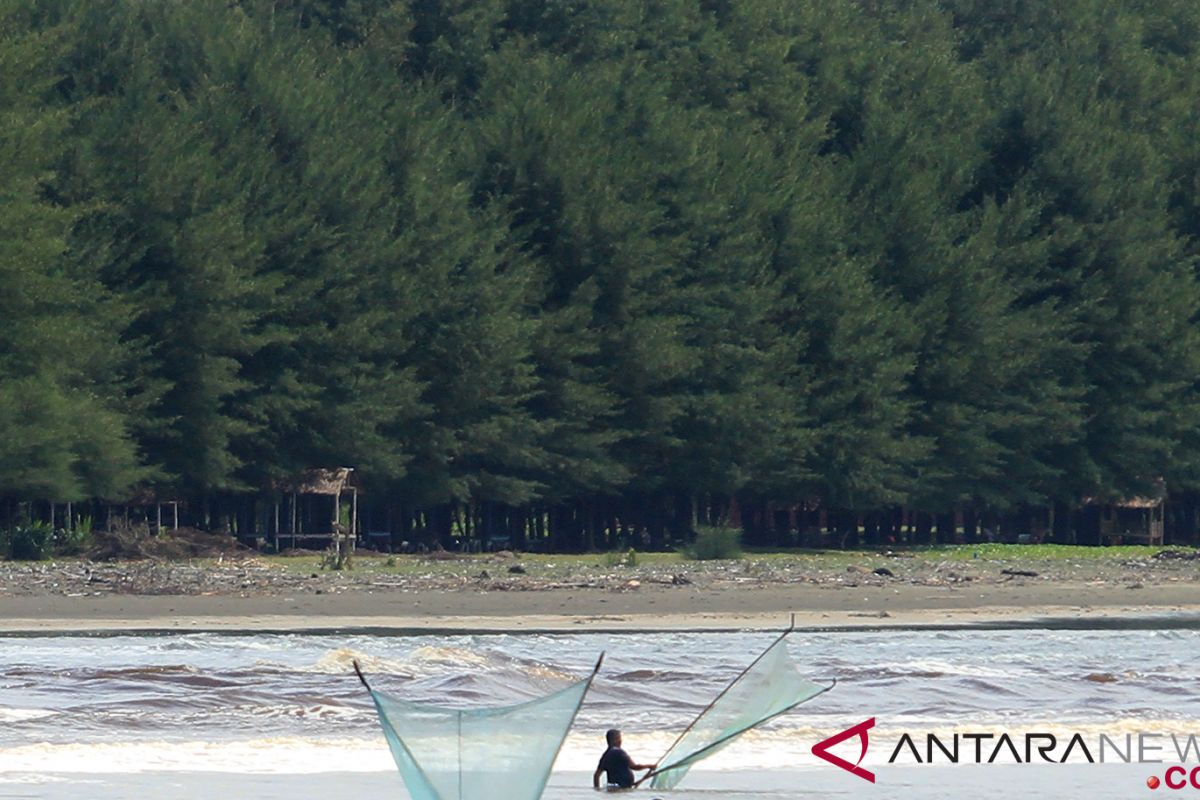 Ratusan "gampong" Aceh Barat warganya dibantu pulsa listrik