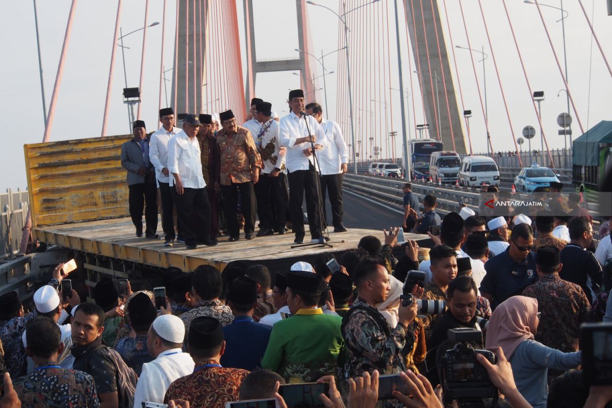 Jokowi Pasrahkan Nasib Penyeberangan Ujung-Kamal ke Gubernur