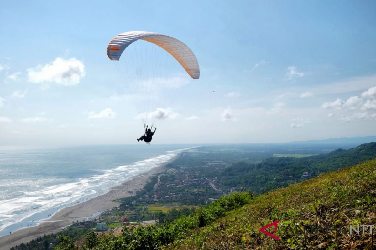 Mamake Mount to be paragliding tour place in S Kalimantan