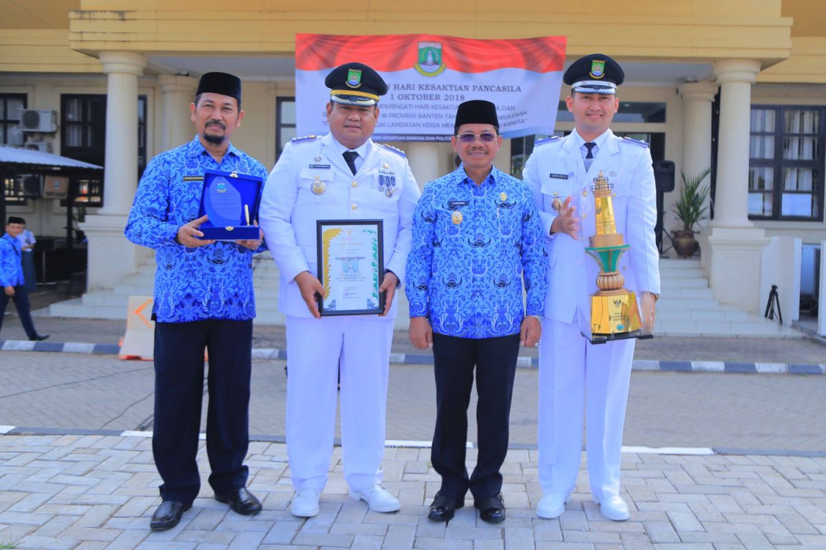 Kota Tangerang Raih Penghargaan Kelurahan Cepat Berkembang - LPPD 2018