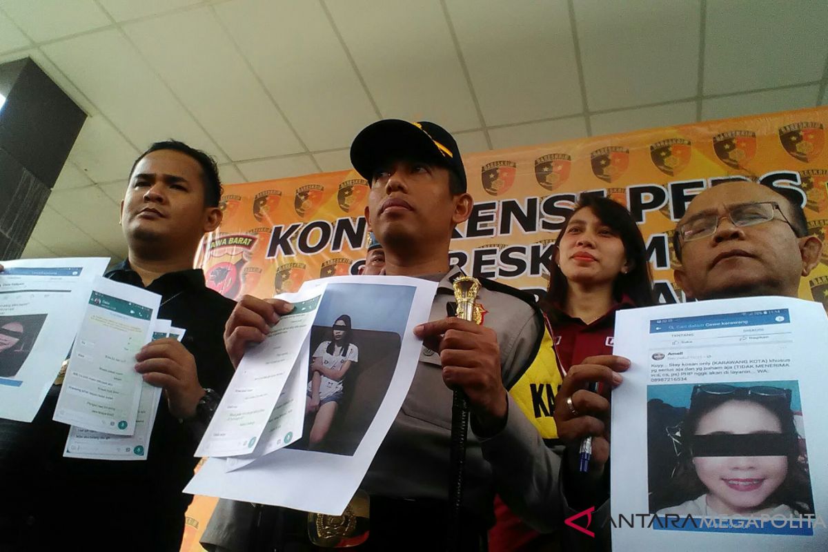 Polisi ungkap praktik prostitusi daring di Karawang