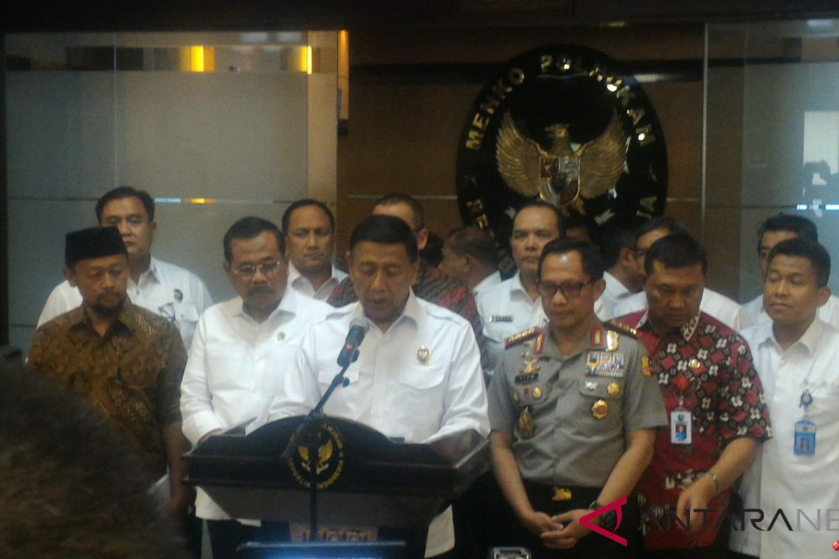 Wiranto imbau masyarakat tidak berdemonstrasi terkait pembakaran bendera