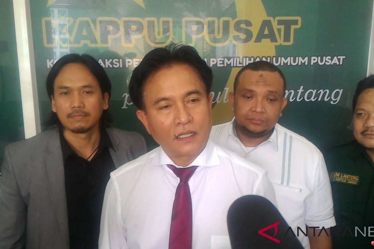 Yusril sarankan Jokowi undang ulama selesaikan kasus pembakaran bendera