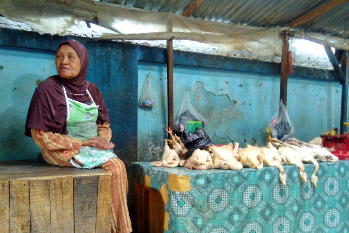 Omzet Pedagang Ayam Potong di Bojonegoro Menurun