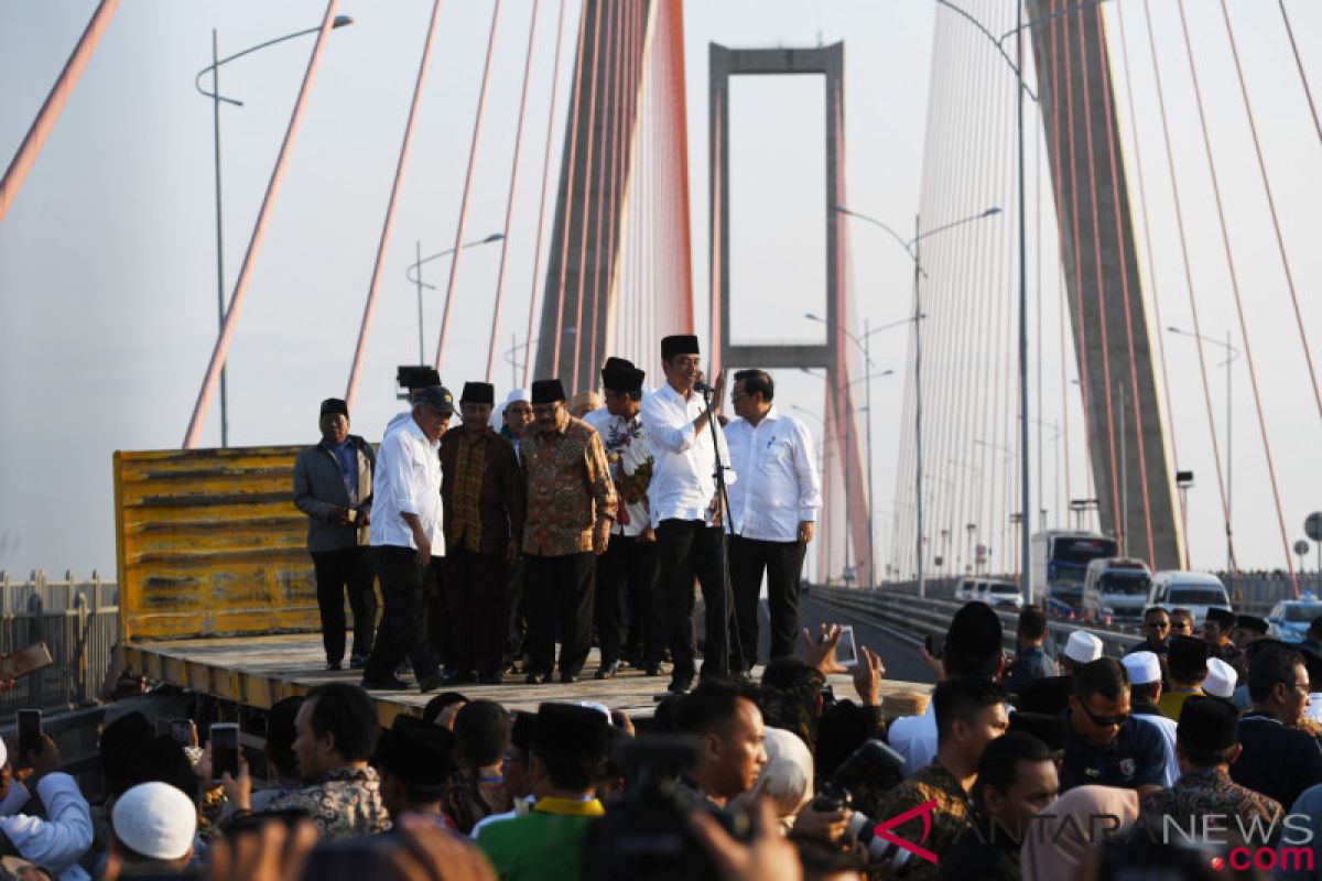 Jembatan Suramadu Gratis, Ya Tetap Dipolitisasi