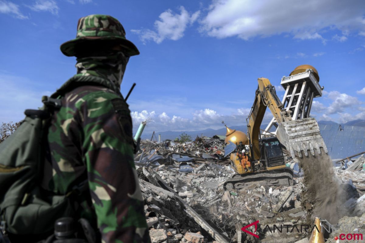 Pindahkan ibu kota Sulawesi Tengah atau dirikan bangunan tahan gempa?