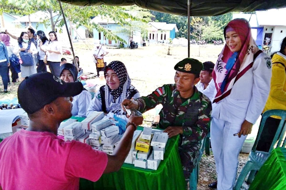 Yonif 501 Kostrad gelar pengobatan gratis di Moso