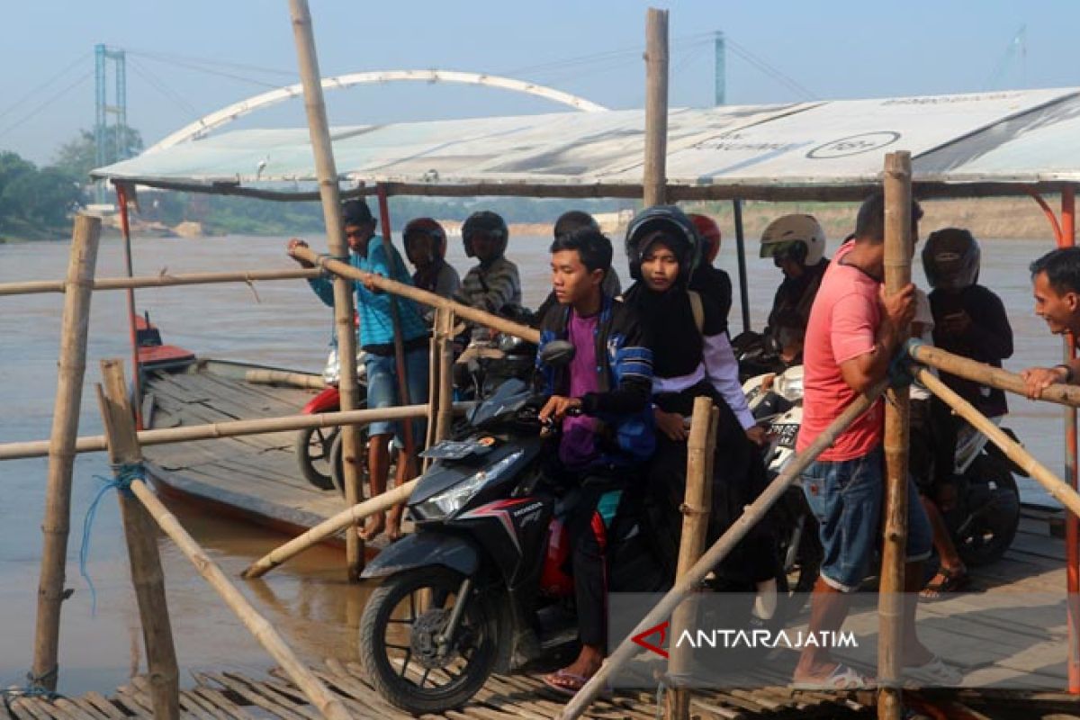 Dishub Bojonegoro Pasang Imbauan di Bengawan Solo