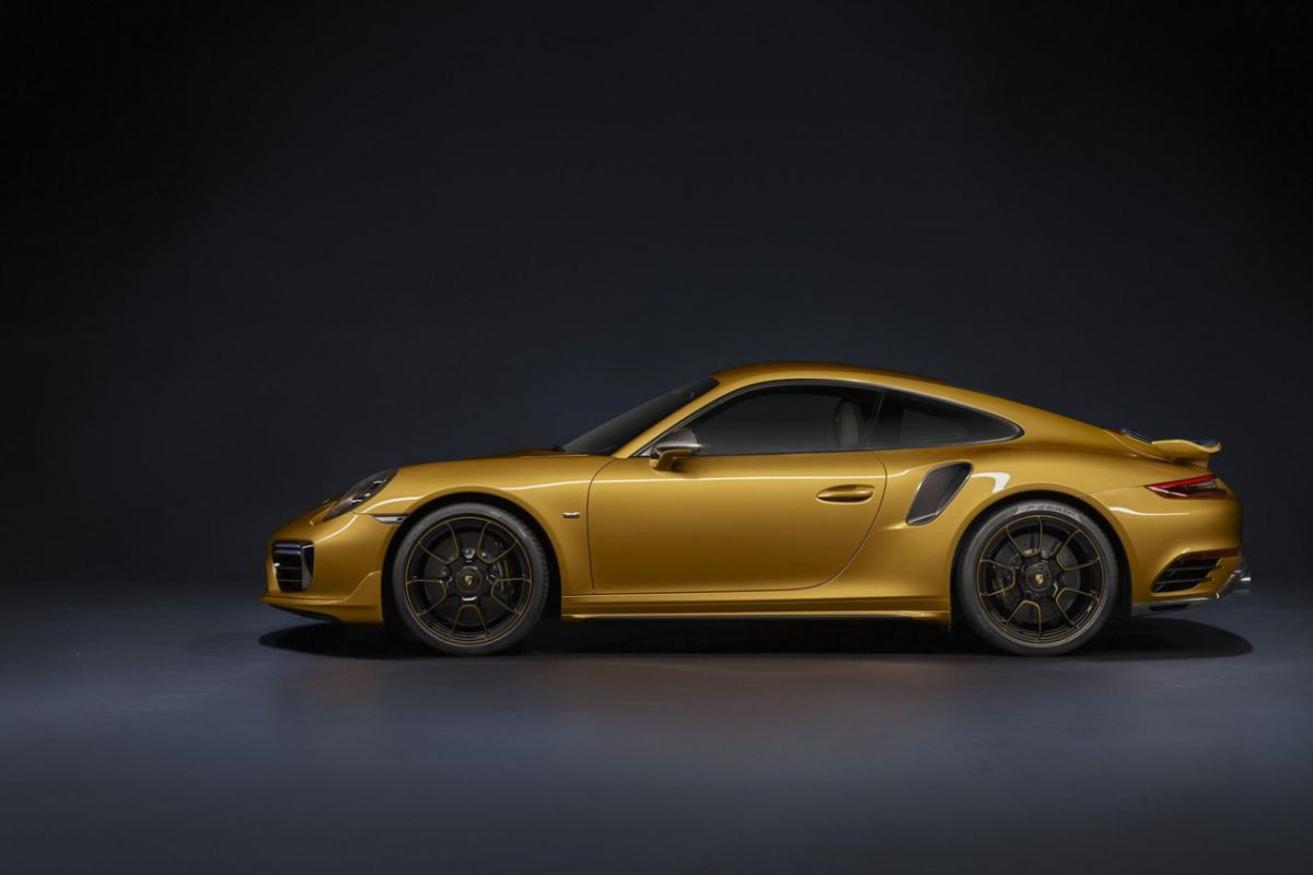Porsche hadirkan 911 berkelir emas, tapi hanya untuk lelang