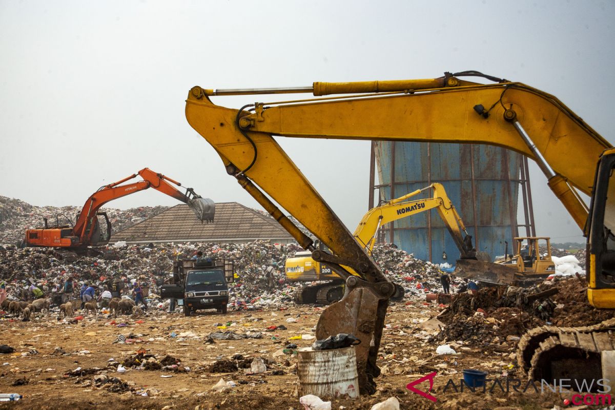 Kerja sama penanganan sampah di Karawang diminta tidak asal-asalan