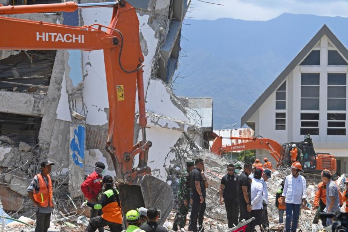 500 truk bantuan berangkat dari Makassar menuju Sulteng