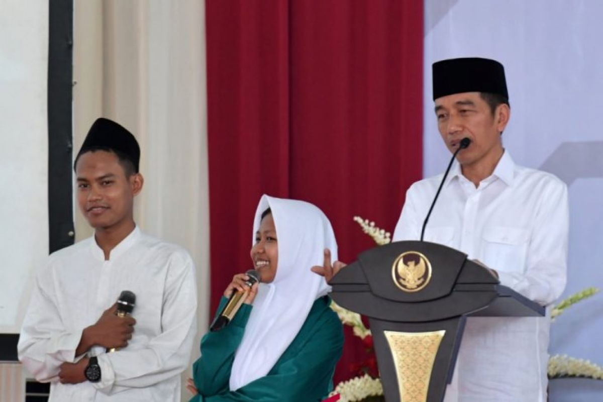 Presiden Jokowi ingatkan santri bahwa kerukunan aset terbesar Indonesia