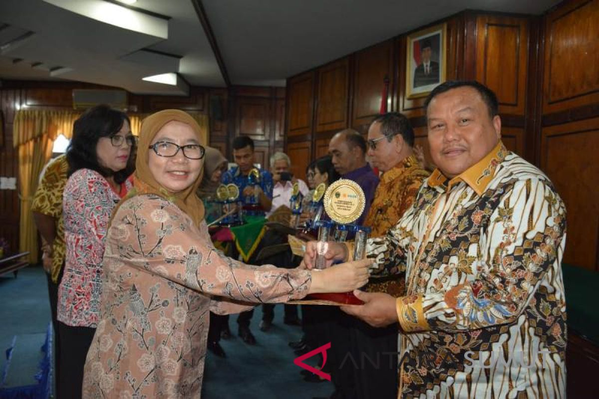 Wali Kota Sibolga kembali terima Raskin Award