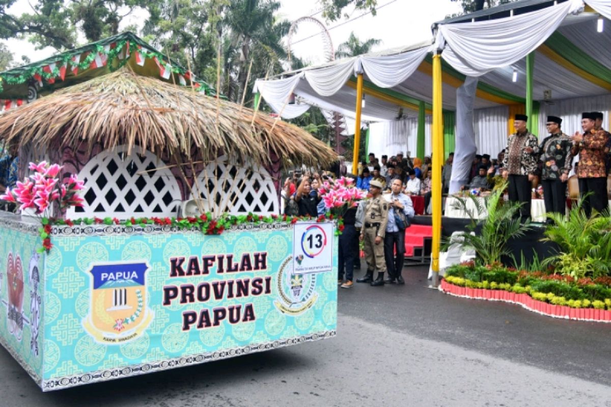 Warga Medan sambut genbira pawai Ta'aruf  MTQN