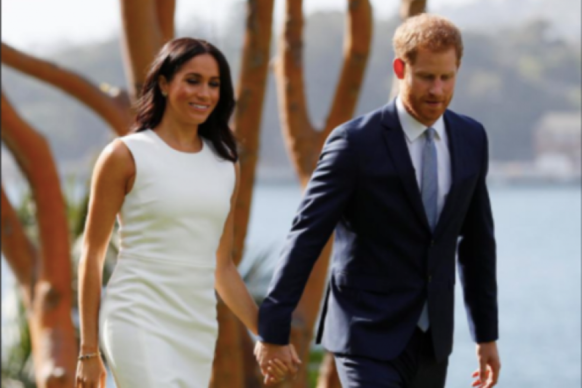 Pangeran Harry dan Markle tiba di Australia untuk tur perdana