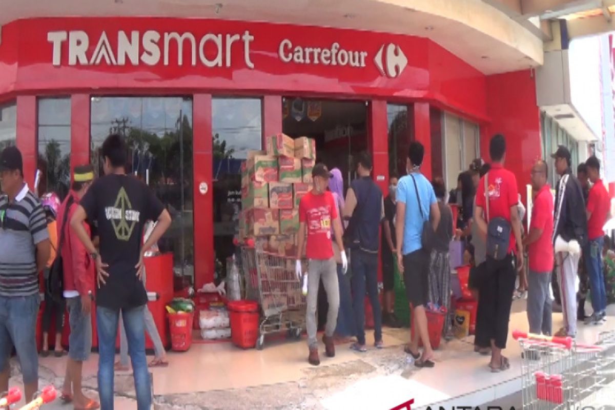 Transmart Palu mulai beroperasi dengan harga produk normal