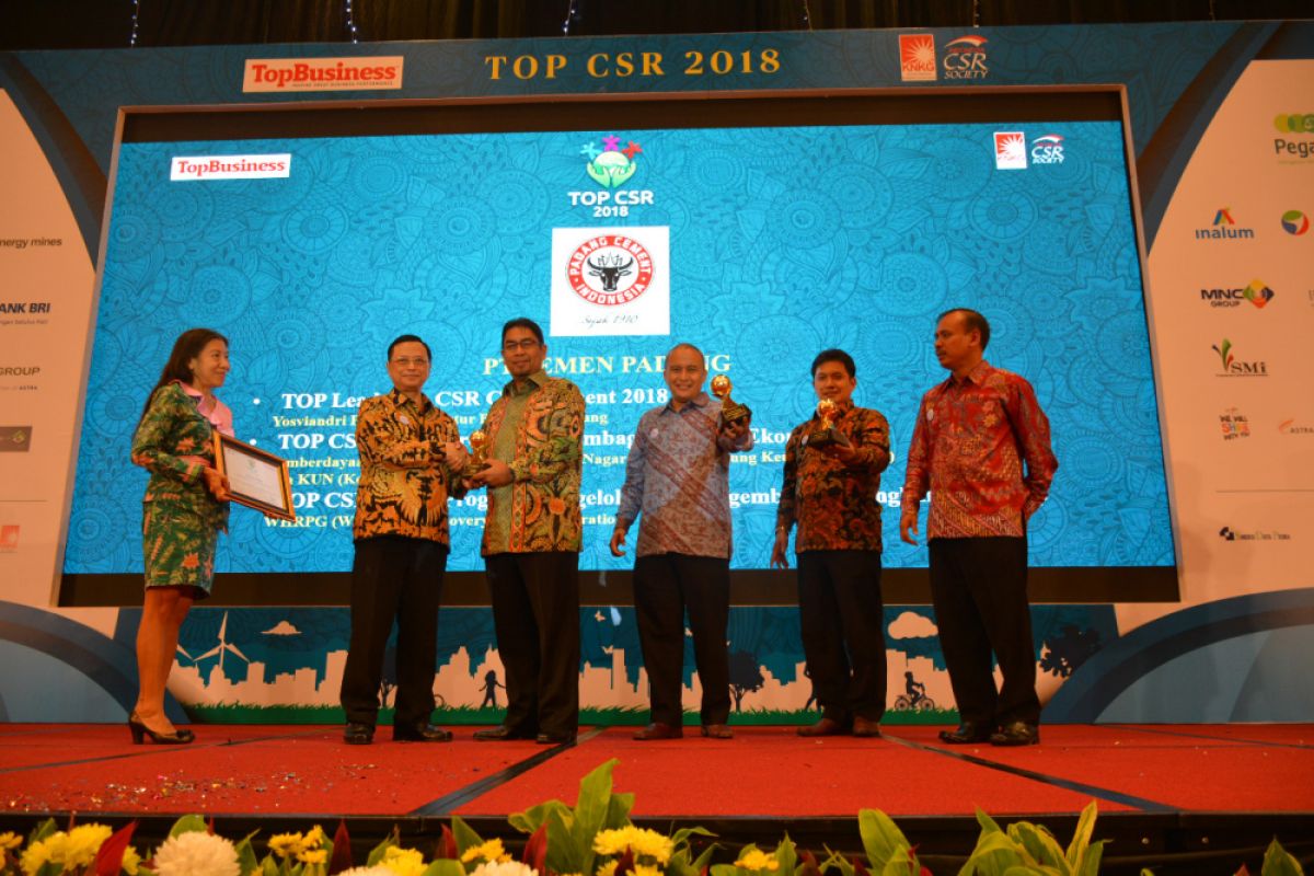 Semen Padang terima penghargaan top CSR 2018