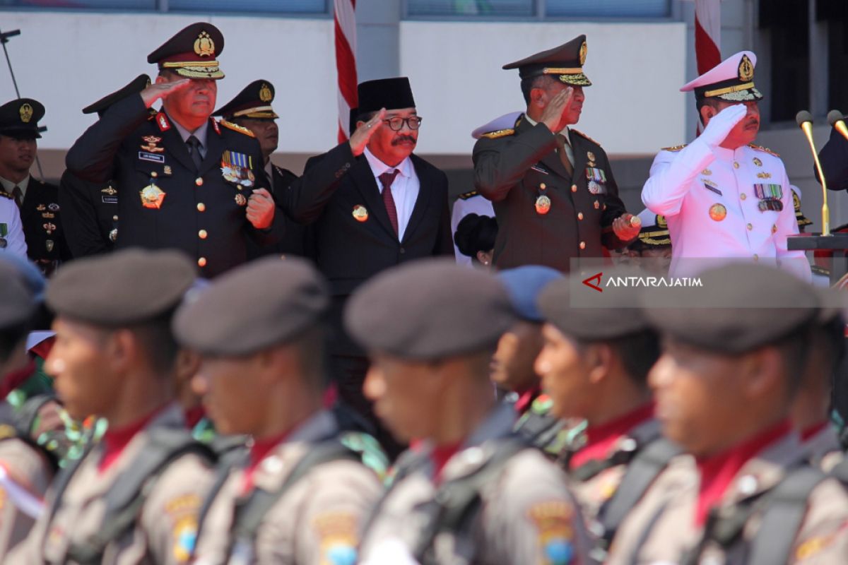TNI Gerakkan Personel Bantu Korban Bencana