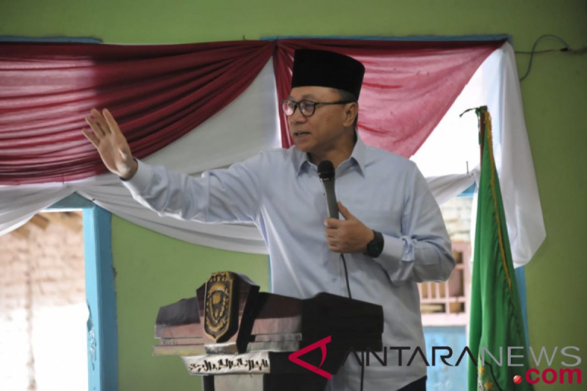 Zulkifli Hasan ingin kemajuan pendidikan pondok pesantren merata di seluruh Indonesia