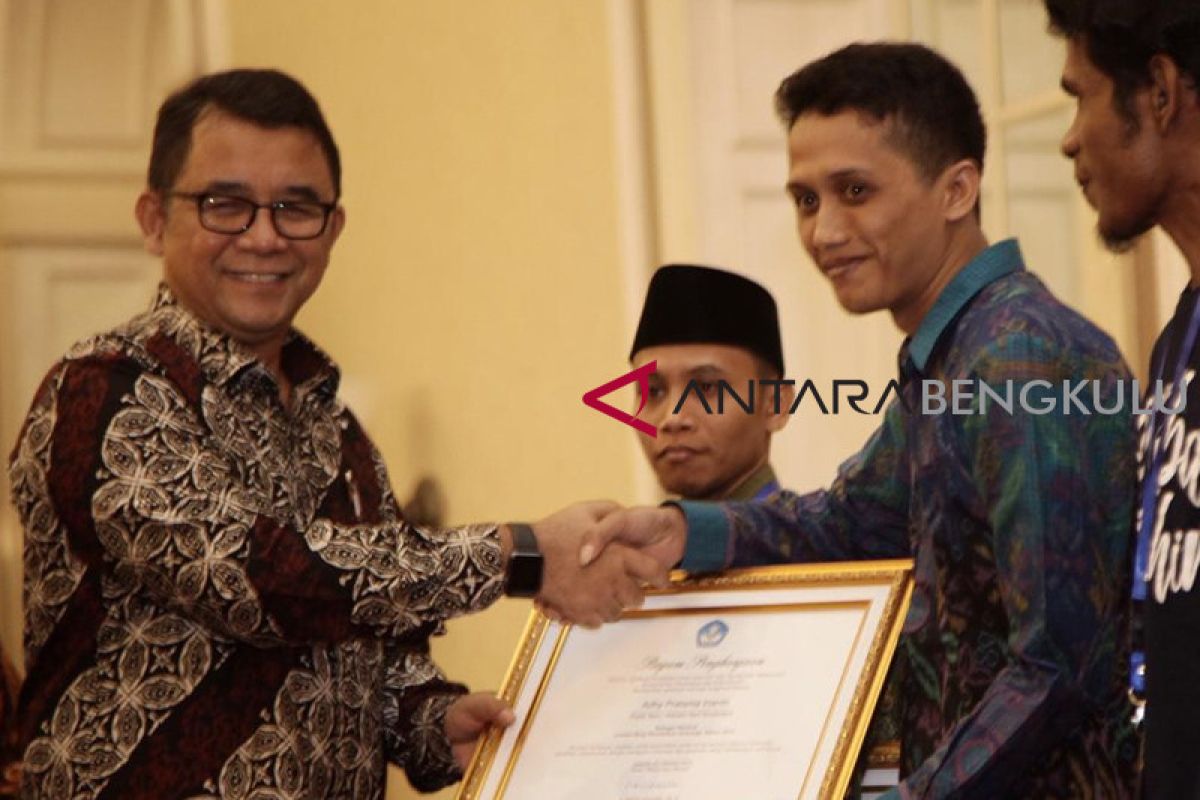 Adhy Pratama Irianto seniman teater muda curup