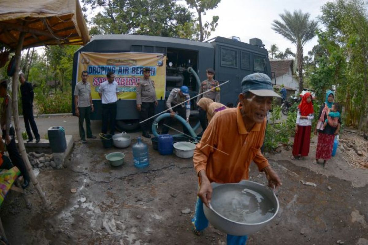 BPBD Jember Distribusikan Air Bersih ke Wilayah Kekeringan