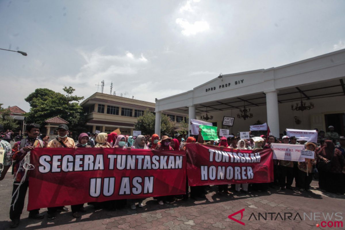 Kulon Progo naikkan honor guru-pegawai tidak tetap