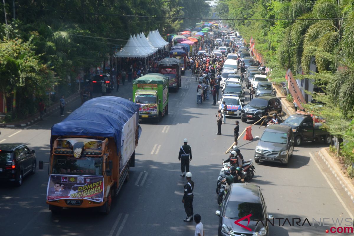 500 truk bantuan berangkat dari Makassar menuju Sulteng