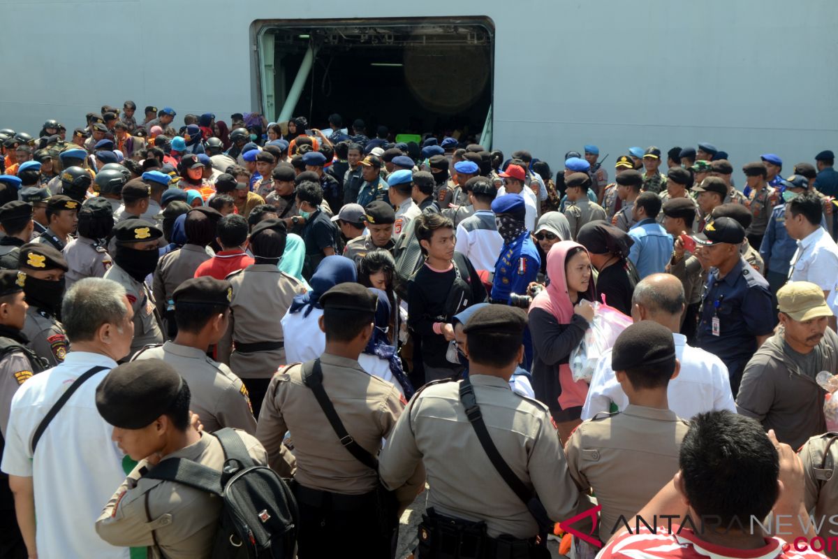 5.000 Pengungsi Palu Transit Di Mamuju Sulbar