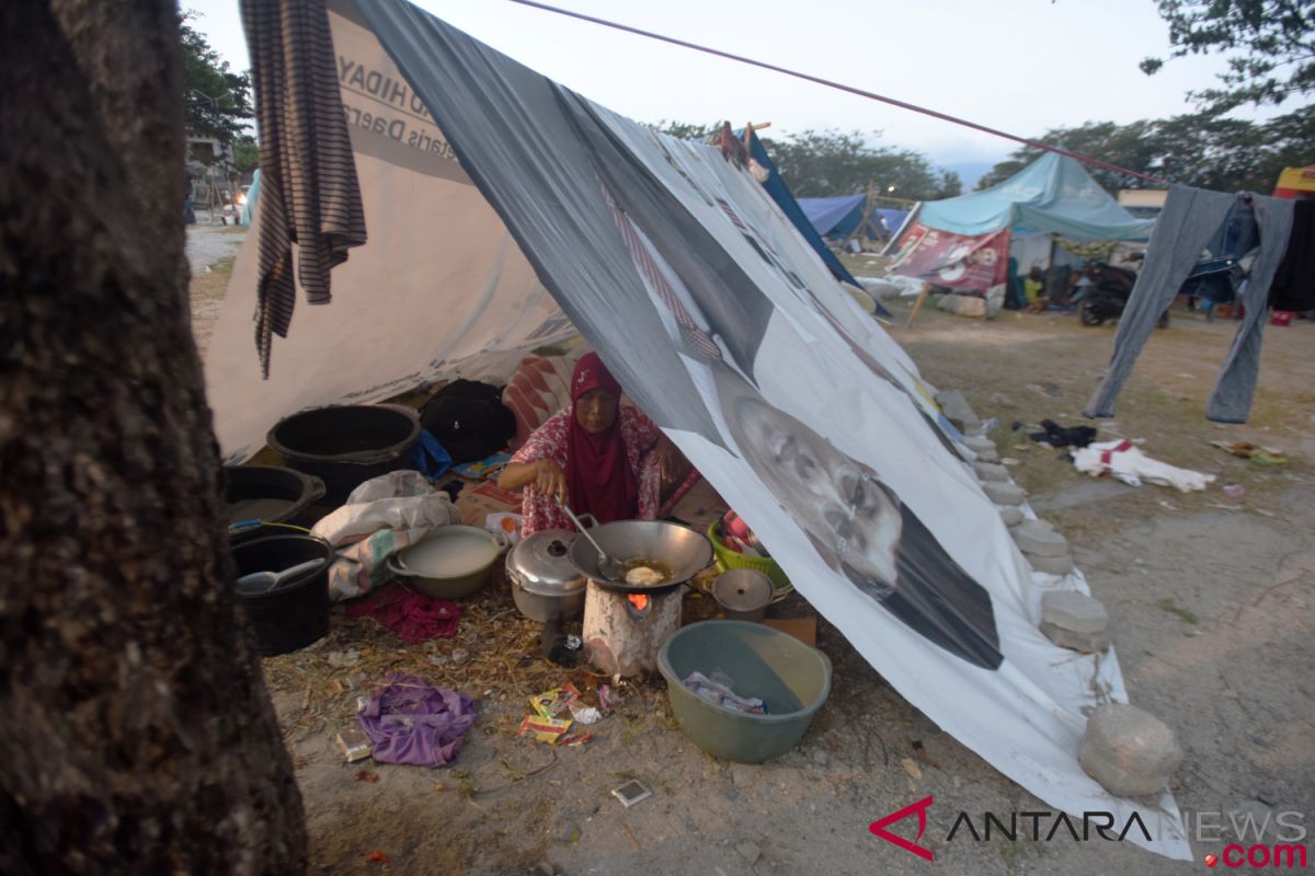 Sebagian warga Garut bertahan di Palu