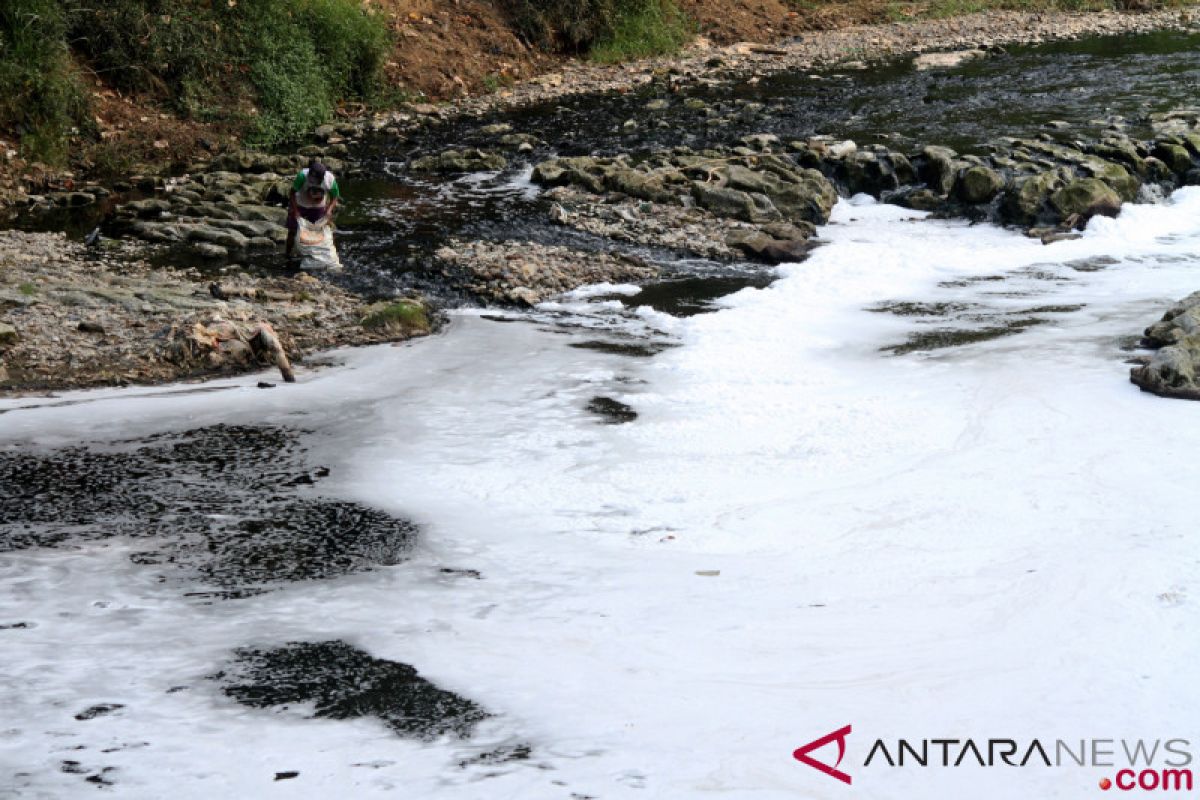 30 perusahaan mencemari sungai di Surabaya