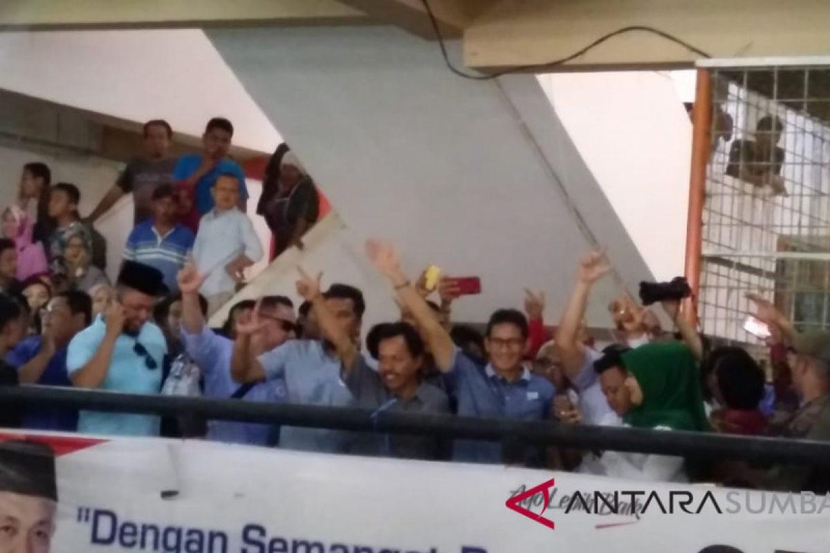 SANDIAGA UNO KUNJUNGAN PASAR RAYA PADANG