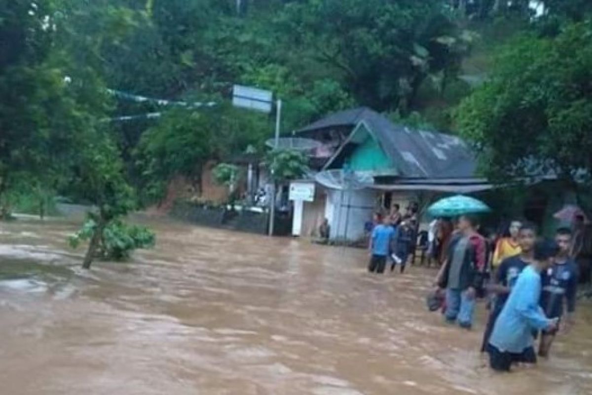 Ratusan rumah di  Padangsidimpuan terendam banjir