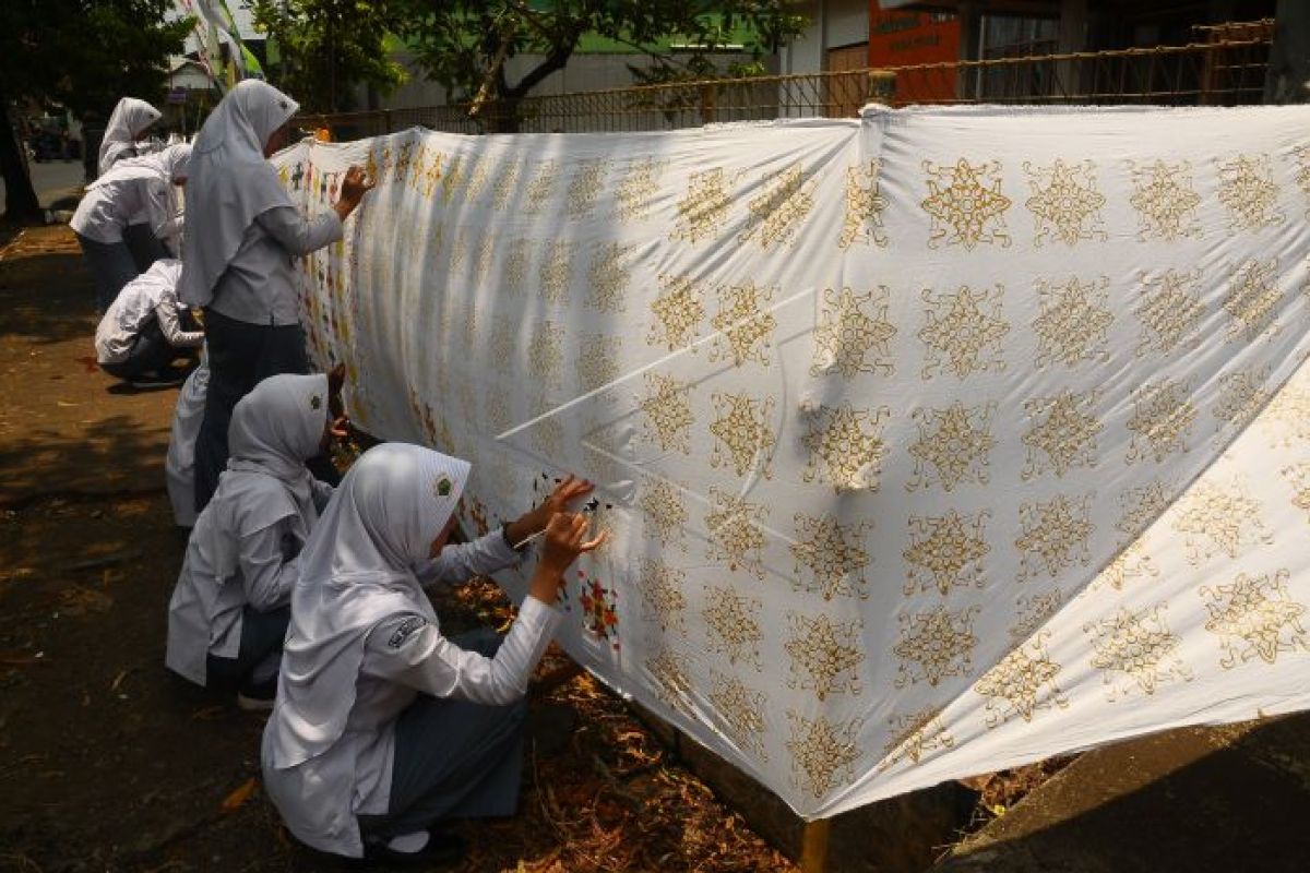 Pengusaha Solo bakal munculkan batik Sumpah Pemuda