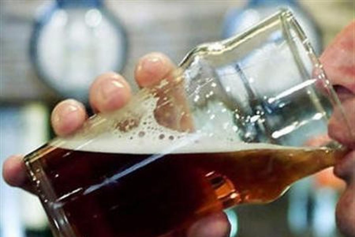Minum alkohol tingkatkan risiko kematian dini