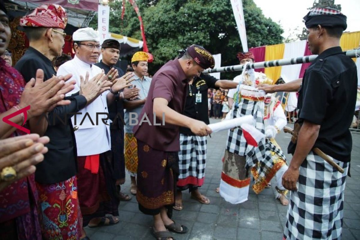 Bupati Gianyar : Festival Payangan bisa pasarkan hasil pertanian