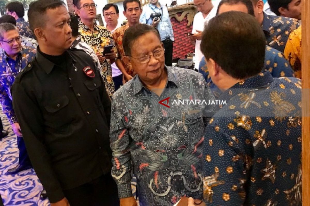 Menteri Darmin Nasution Buka Pameran BUMN di Surabaya