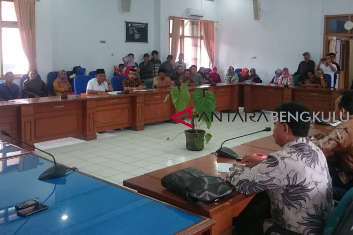 Korban penggelapan, Nasabah PT Pos Rejang Lebong datangi dewan