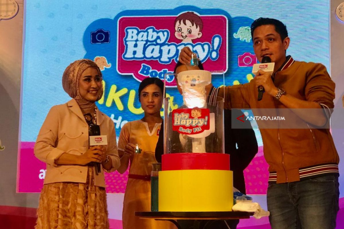 Dude Herlino Ingatkan Pentingnya Peran Ayah Bagi Bayi