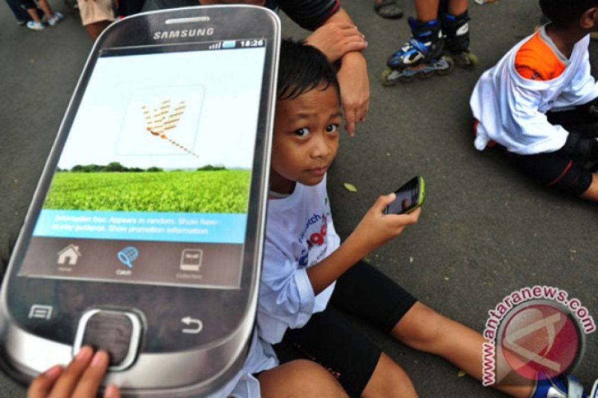 Kecanduan gadget akan berkurang bila orangtua habiskan waktu dengan anak