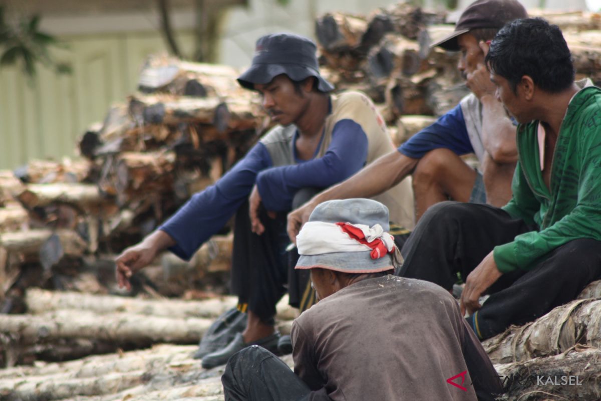 Pekerja Kalsel tuntut penegakan hukum ketenagakerjaan