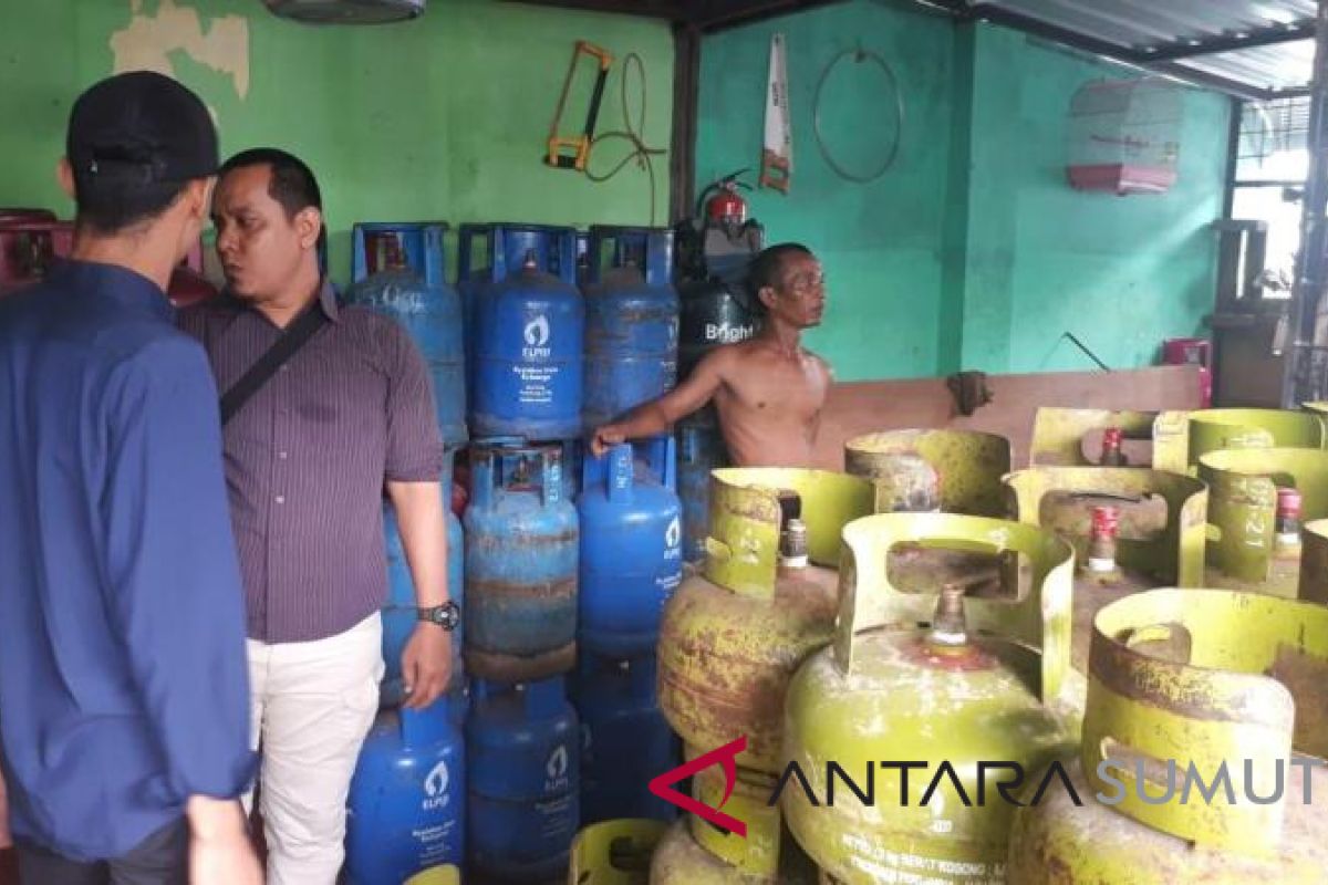 Polrestabes gerebek gudang pengoplos tabung gas