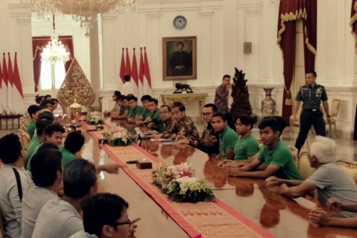 Presiden terima Timnas U-16 di Istana
