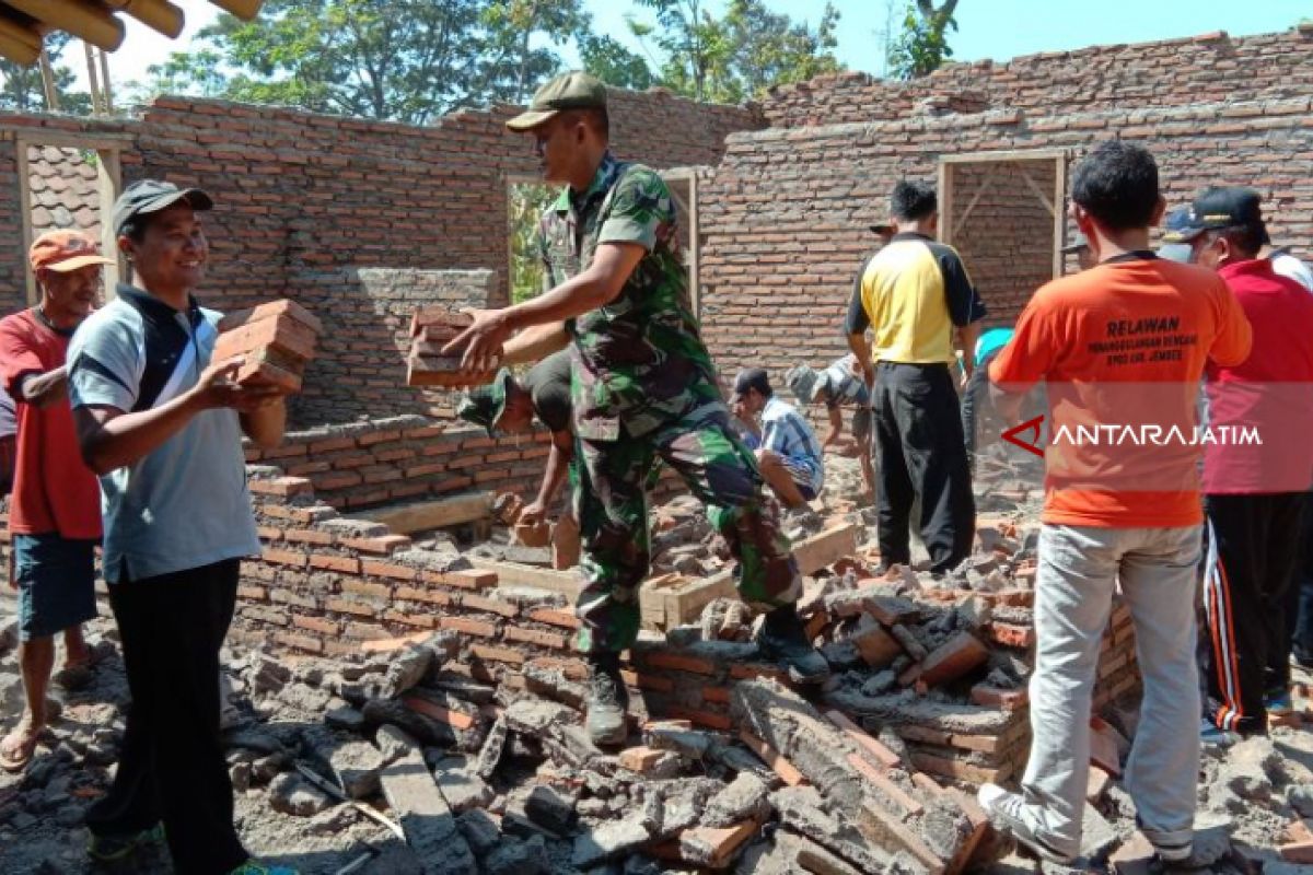 33 Rumah Warga Jember Rusak akibat Gempa Situbondo