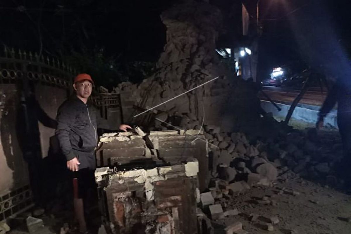 BNPB: tiga orang meninggal akibat gempa Jatim