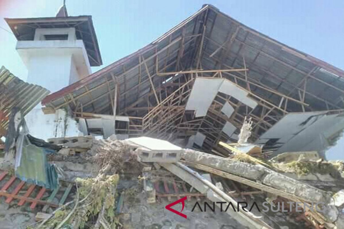 Korban gempa di Lindu butuh bantuan tenda