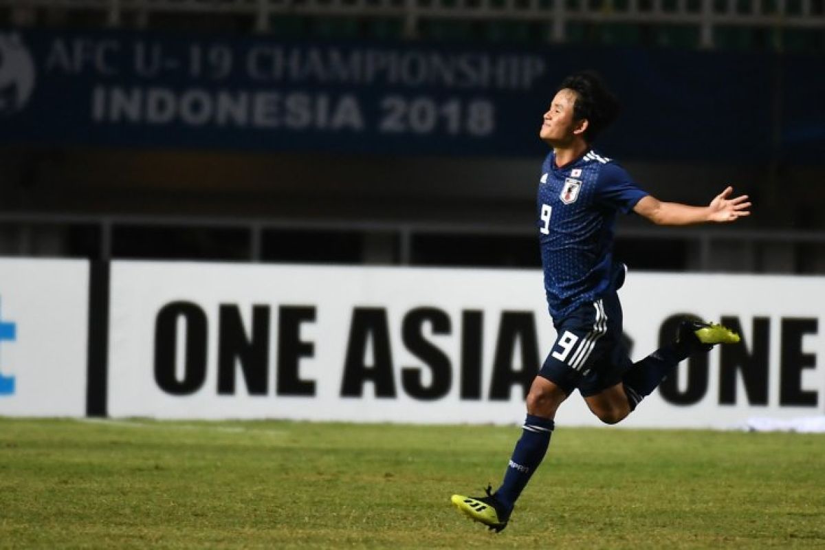 Barca dan Madrid bersaing keras inginkan pemain muda Jepang ini