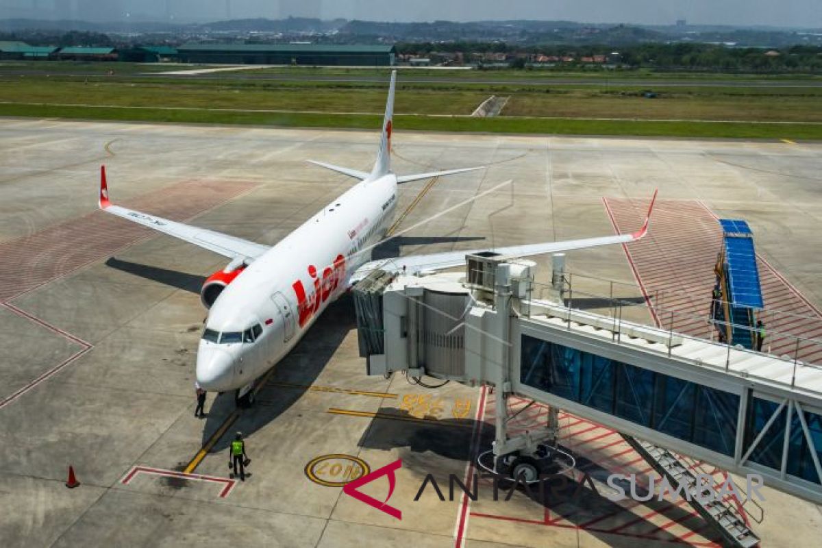 Harga tiket pesawat mahal, penumpang Bandara Pekanbaru turun dan ratusan penerbangan dibatalkan