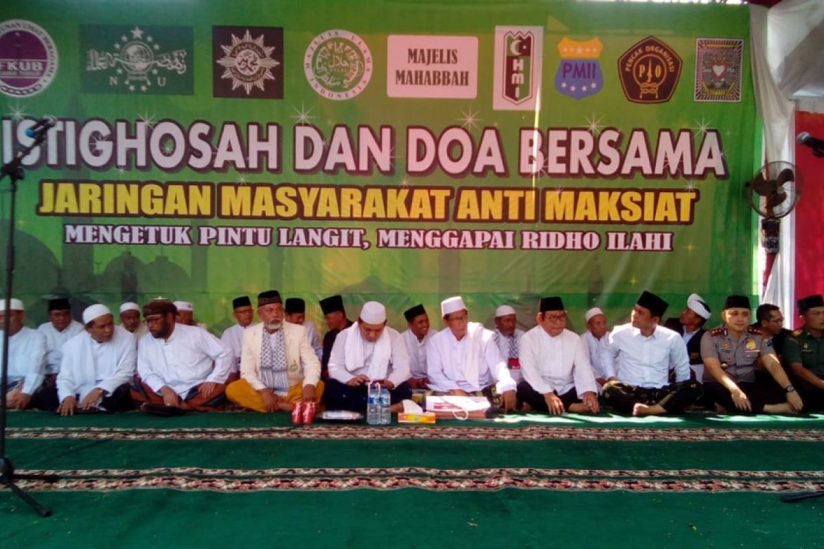 Forkopimda-Masyarakat Istigasah dan Deklarasikan Antimaksiat di Lumajang