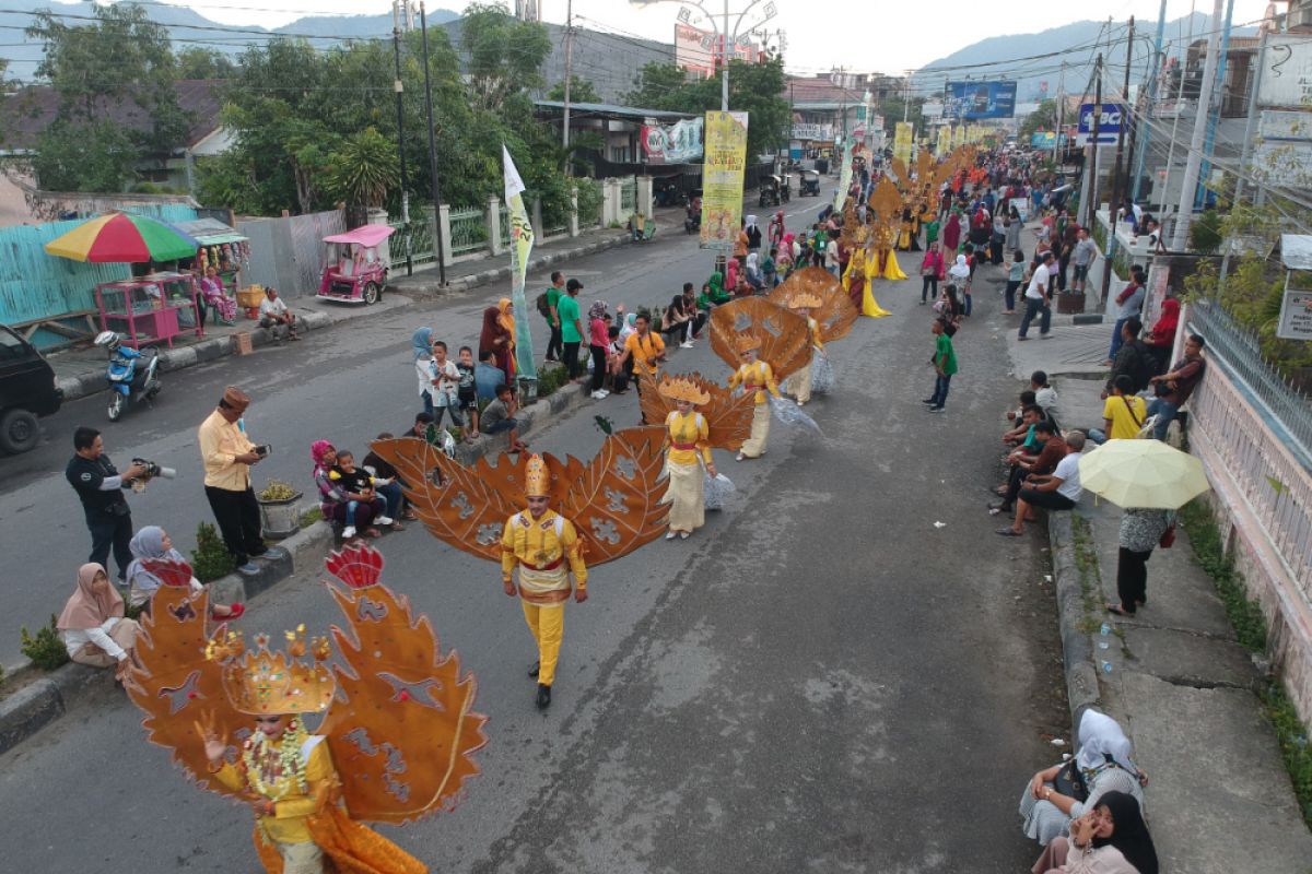 Ribuan Pengunjung Padati Lokasi Gorontalo Karnaval Karawo