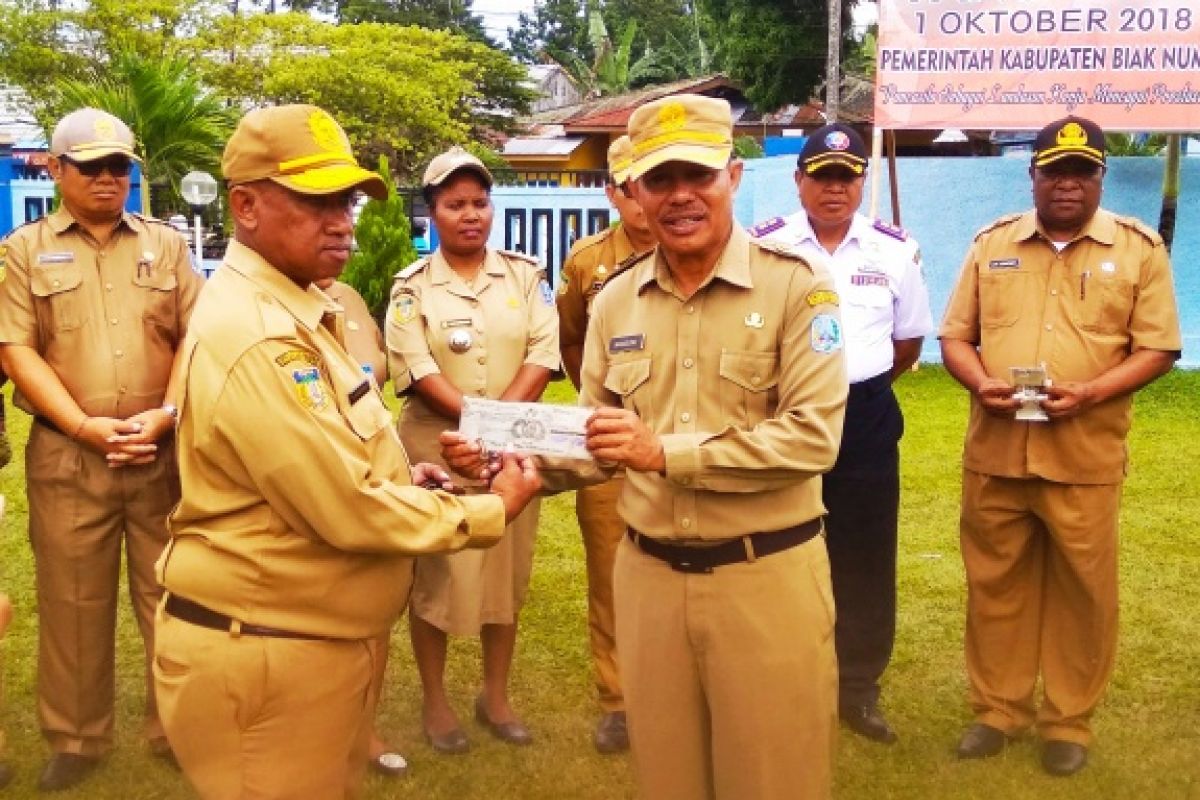 Inspektorat Biak Numfor kembalikan kendaraan dinas